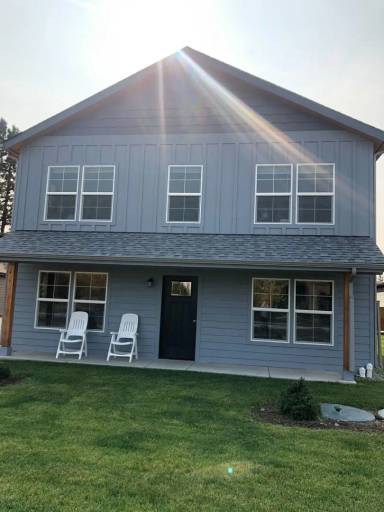 Main picture of 739 Cottonwood Ct