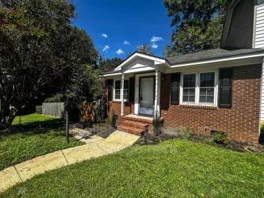 Main picture of 61 S Sussex Dr