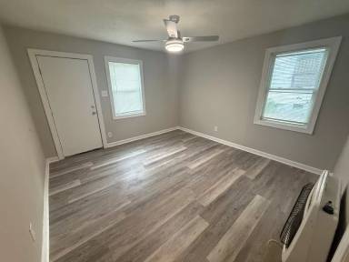 Main picture of 3042 McAdoo Ave