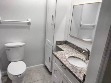 Main picture of 982 Cambridge Dr