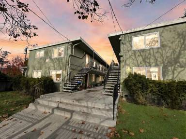 Main picture of 592 59th St