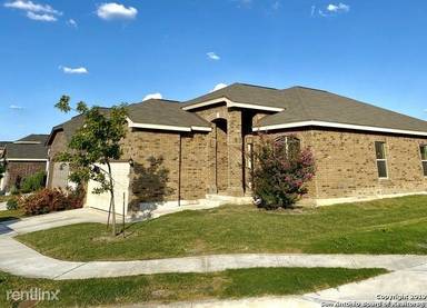 Main picture of 1415 Crane Ct