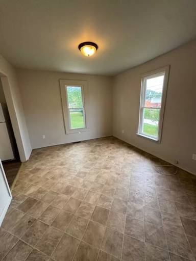 Main picture of 1237 Nuttman Ave