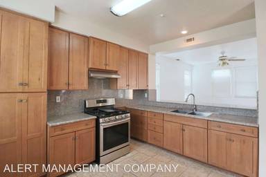 Main picture of 2111 Paseo Isla