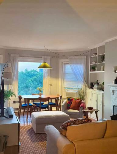 Main picture of 456 Beacon St