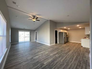 Main picture of 121 Tucker Ln