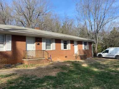 Main picture of 608 Fairview Dr