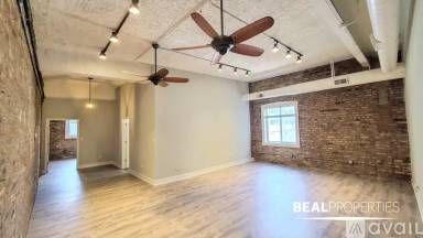 Main picture of 2320 N Damen Ave