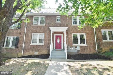 Main picture of 217 Adams St NE