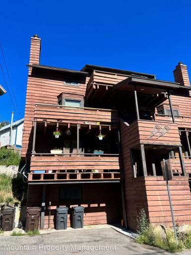Main picture of 32 Daly Ave