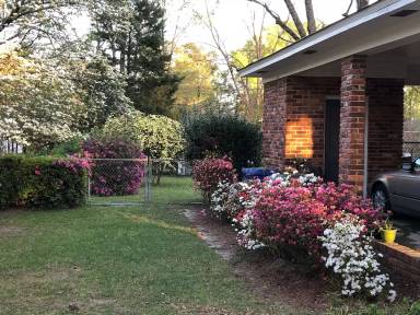 Main picture of 908 Byron Rd