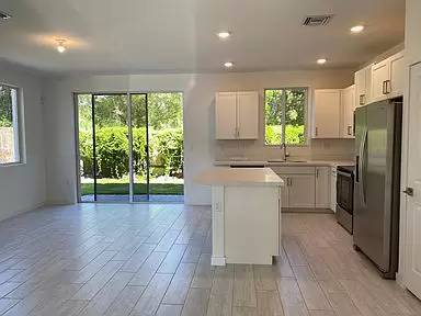 Main picture of 2305 SE 10th St