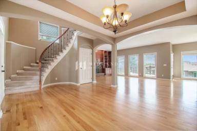 Main picture of 7533 Castle St