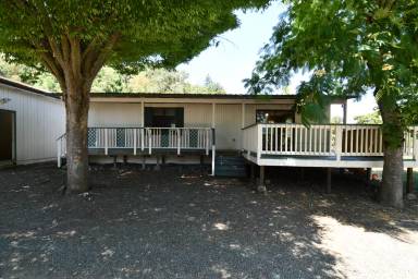 Main picture of 749 NW Plateau Dr