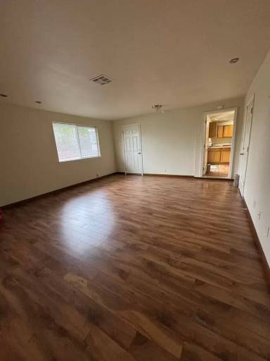 Main picture of 3434 Redwood Dr