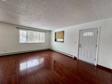 Main picture of 709 Waves Rd