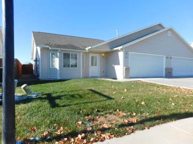 Main picture of 657 Springbrook Dr