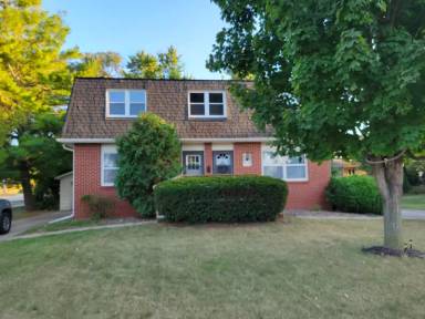 Main picture of 1021 SE Uehlamar Dr