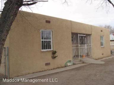 Main picture of 902 11th St NW