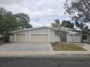 Main picture of 818 Sherri St