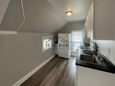 Main picture of 223 8th Avenue Southeast - 2