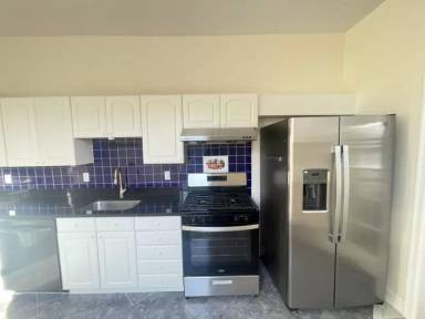 Main picture of 2930 Middletown Rd