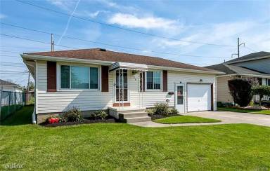 Main picture of 69 Satinwood Dr