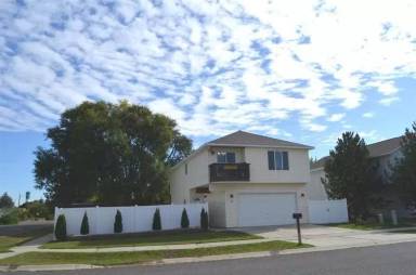 Main picture of 1005 S Aspen St