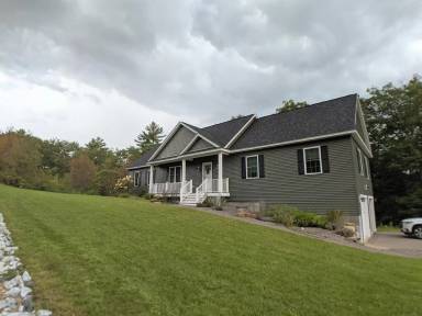 Main picture of 39 Colonial Dr