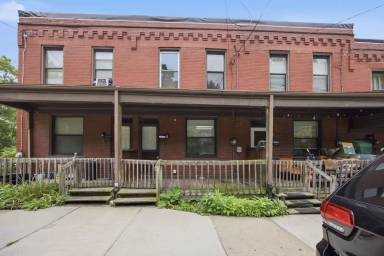Main picture of 225 Luray St
