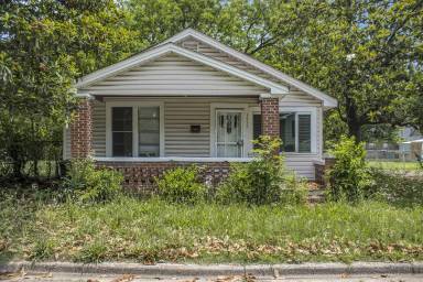 Main picture of 3435 31st Pl N