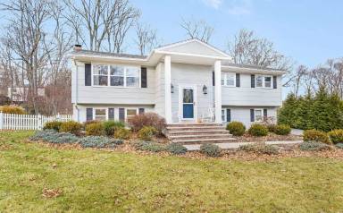 Main picture of 5 Alexander Dr