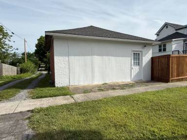 Main picture of 822 Georgia Ave
