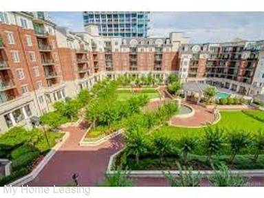Main picture of Fifth & Poplar Condos