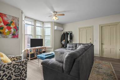 Main picture of 281 Williams St