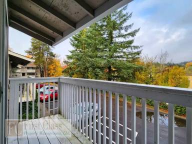 Main picture of 5704 SW Beaverton Hillsdale Hwy