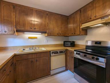 Main picture of 387 Hunington Ave