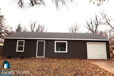 Main picture of 2725 S 37th St