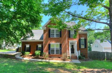 Main picture of 7822 Royce Hall Ln