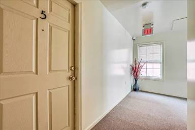 Main picture of 207 Hall Ave