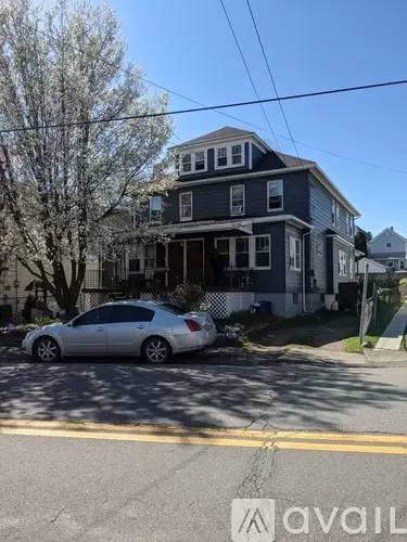 Main picture of 76 S Main St