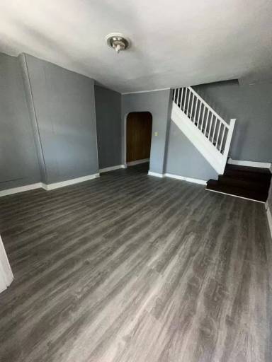 Main picture of 2131 S 61st St