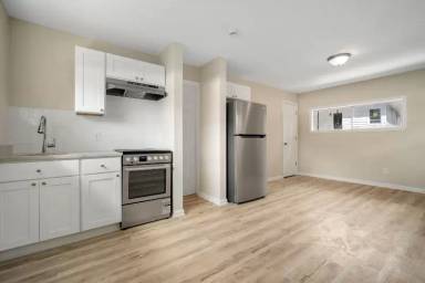 Main picture of 8 S Reed Ave