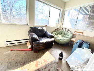 Main picture of 121 Cottage St
