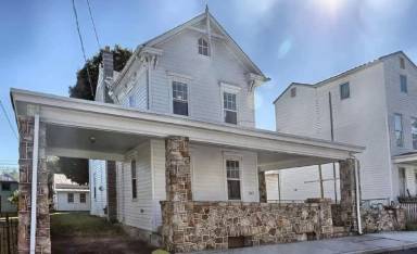 Main picture of 209 S Washington St