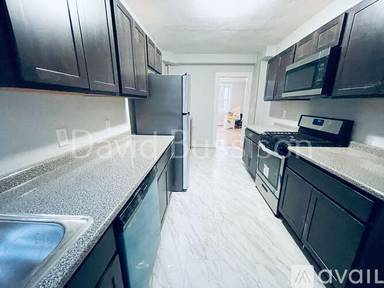 Main picture of 90 Cypress St
