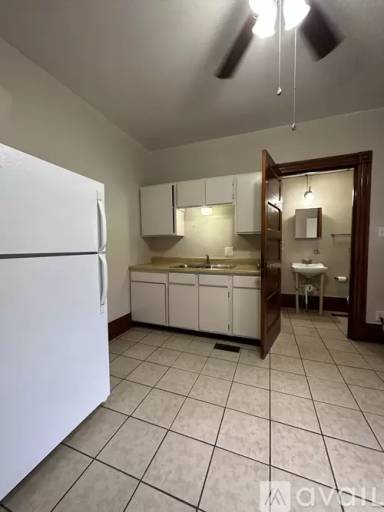 Main picture of 638 Main St
