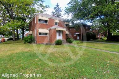 Main picture of 612 E 222nd St