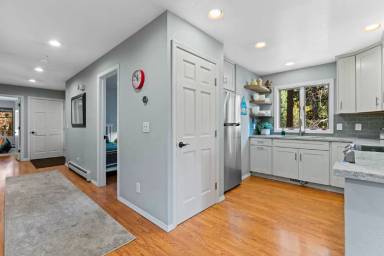 Main picture of 947 Incline Way