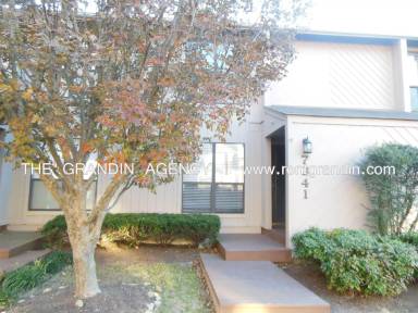Main picture of 7341 Maple Ct